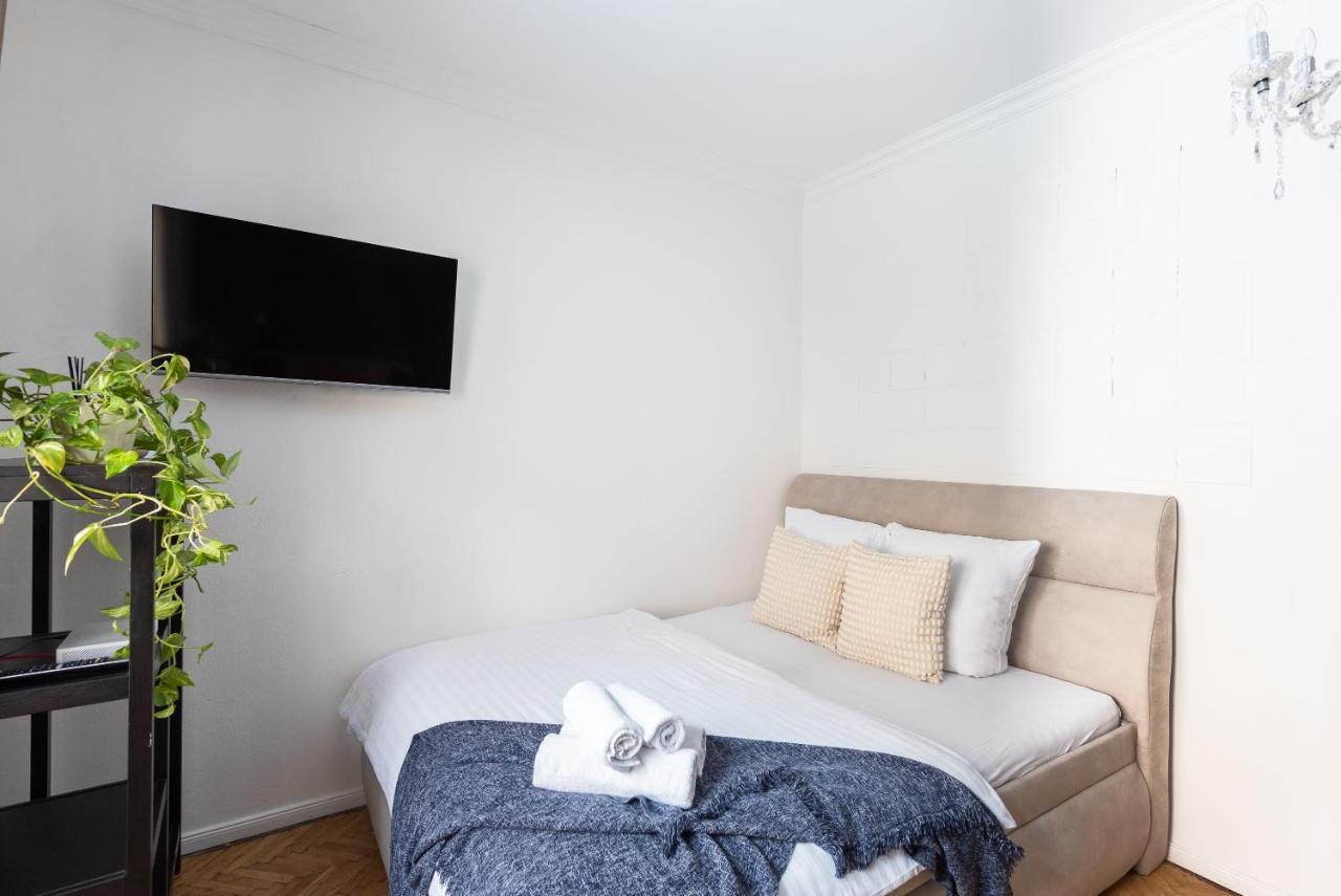 Crystal Apartment Прага Екстериор снимка
