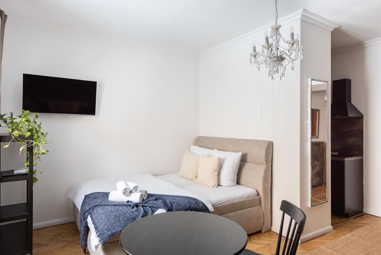 Crystal Apartment Прага Екстериор снимка