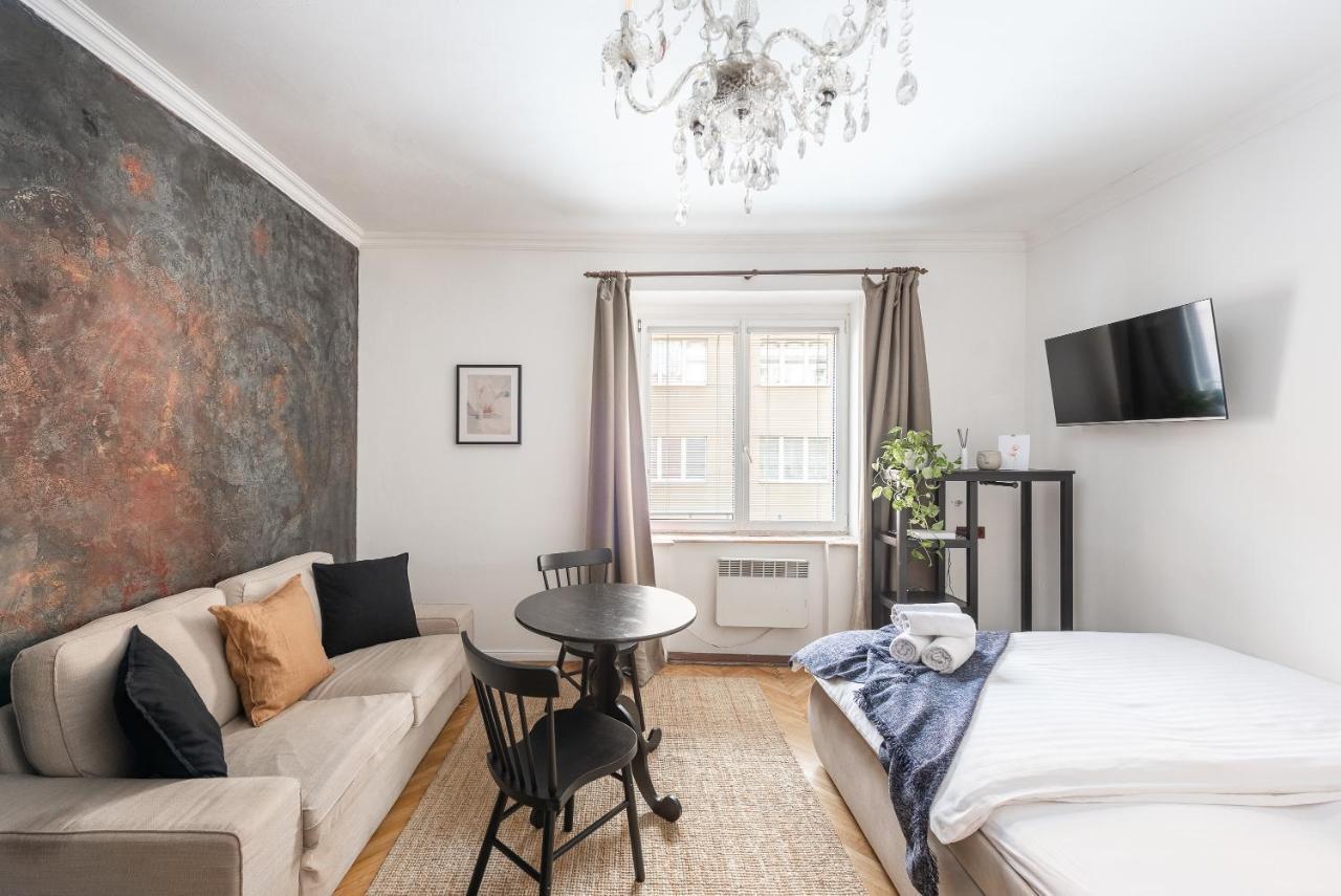 Crystal Apartment Прага Екстериор снимка