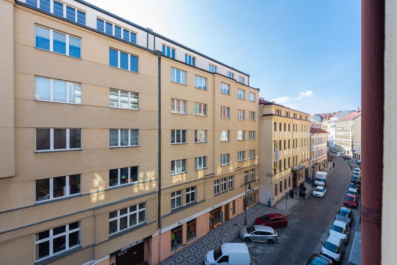 Crystal Apartment Прага Екстериор снимка