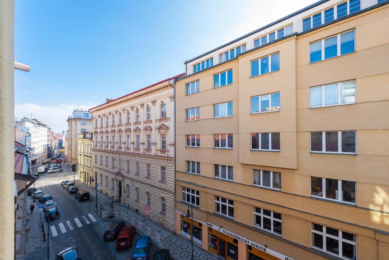 Crystal Apartment Прага Екстериор снимка